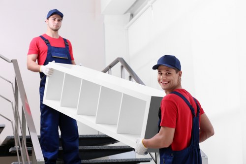 Removal van service for homes in Winchmore Hill