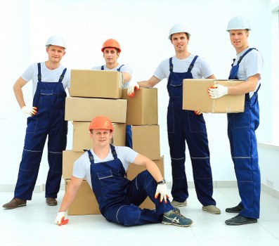 Moving truck service for home relocations in Winchmore Hill