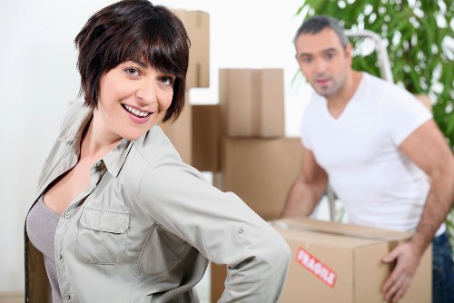 Truck transport for furniture and boxes near Winchmore Hill
